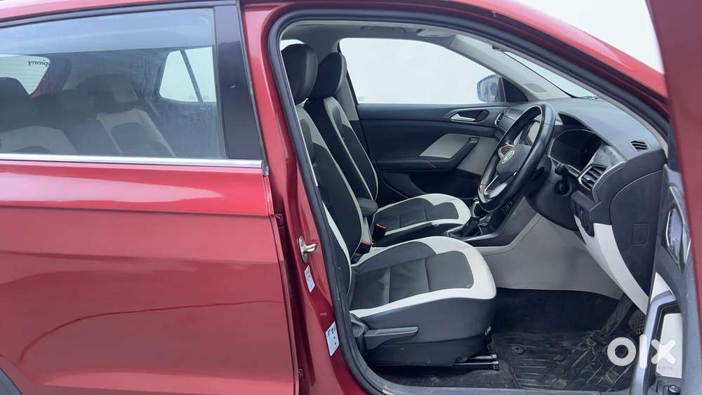 Volkswagen Taigun Topline 1.0 Tsi At (electric Seats), 2022, Petrol