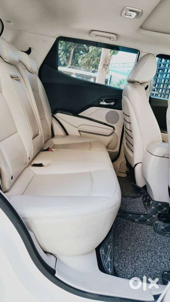 Mahindra Xuv300 W8 Option Diesel, 2022, Diesel