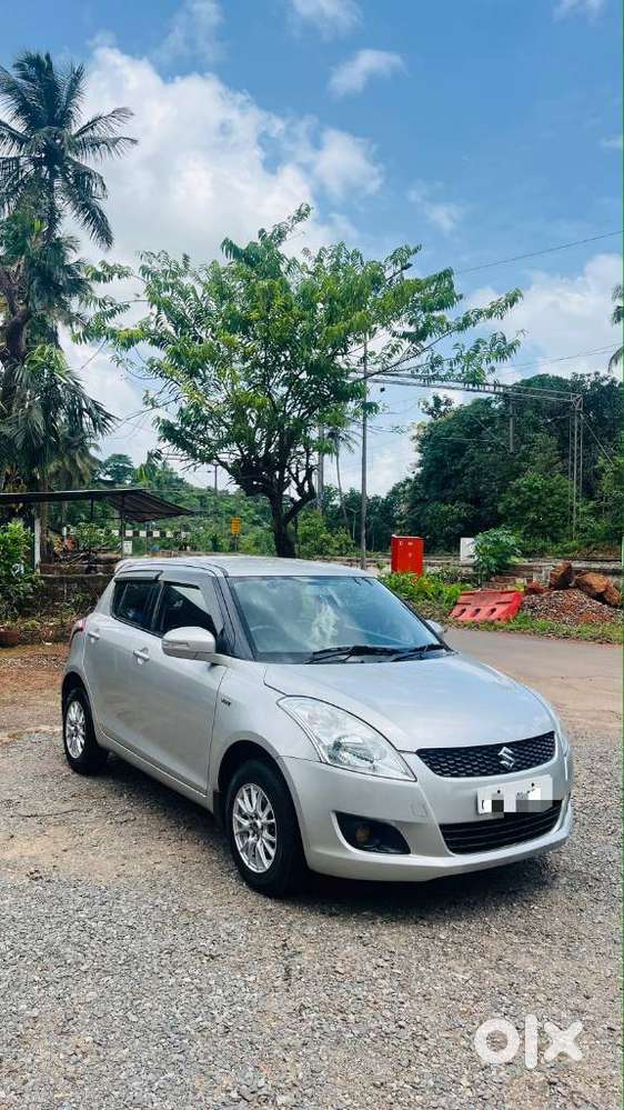 Maruti Suzuki Swift Vxi + Manual, 2012, Petrol