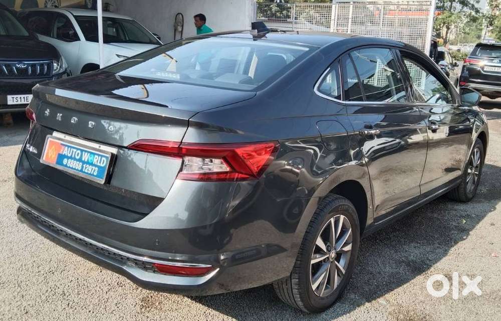 Skoda Slavia 1.0 Tsi Style At, 2023, Petrol