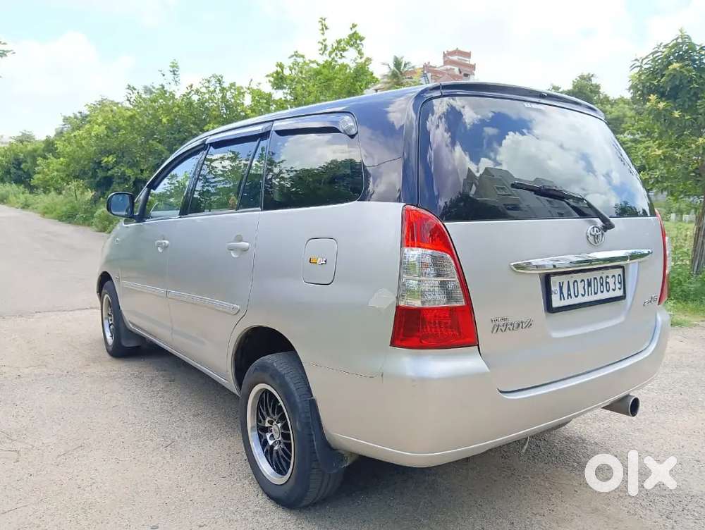 Toyota Innova 2005 Petrol Well Maintained