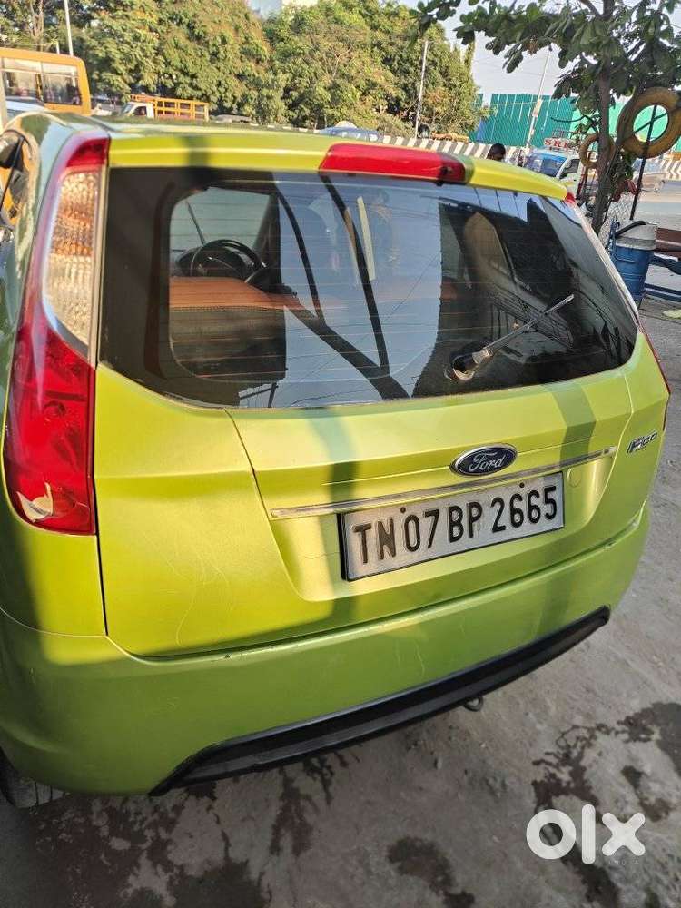 Ford Figo 2012-2015 Petrol Titanium, 2011, Petrol