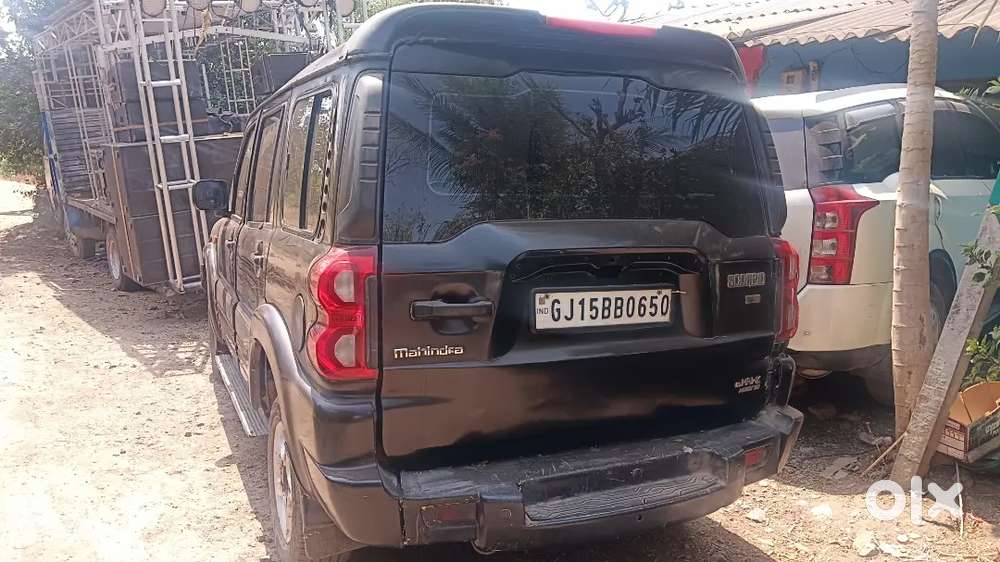 Gj 15 Mahindra Scorpio 2005