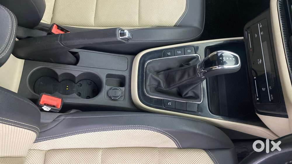 Skoda Slavia 1.0 Tsi Style At, 2022, Petrol