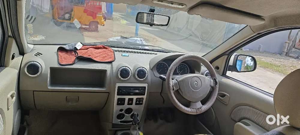 Mahindra Renault Logan 2011
