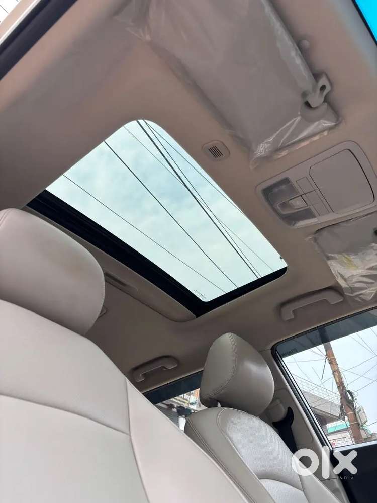 Mahindra Xuv300 2023 Petrol 17324 Km Driven