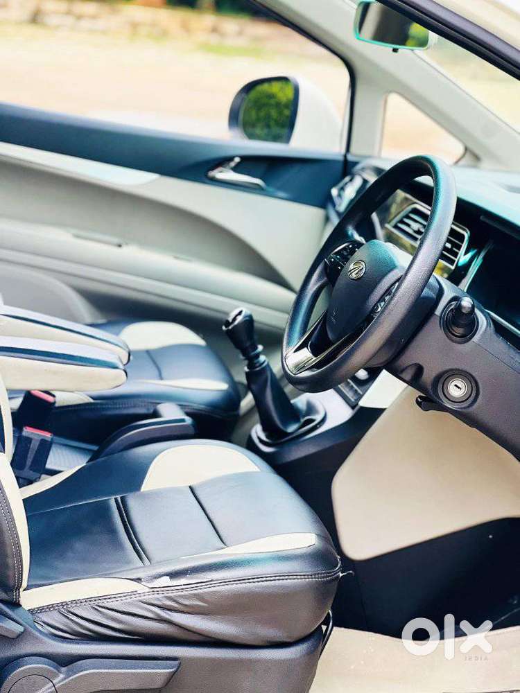 Mahindra Marazzo M6, 2018, Diesel