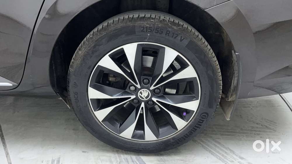 Skoda Superb L&k 1.8 Tsi At, 2021, Petrol