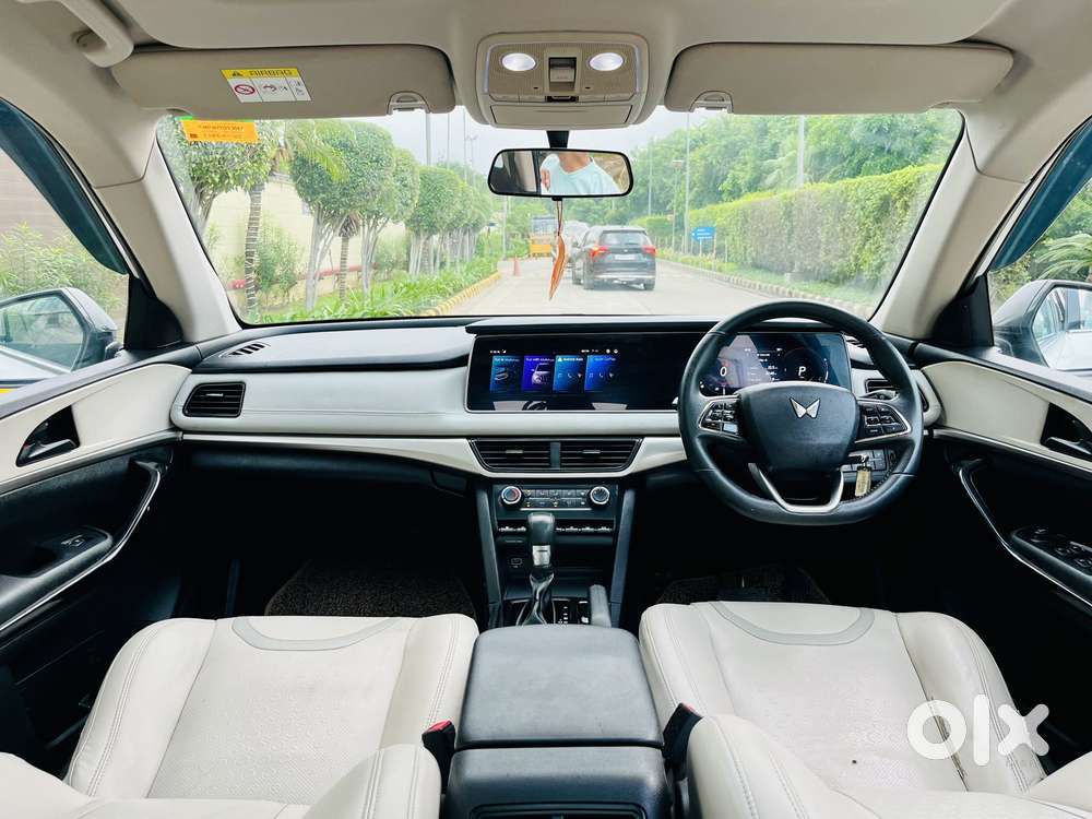 Mahindra Xuv700 2.2 Ax 5 Diesel At 7 Str, 2023, Diesel