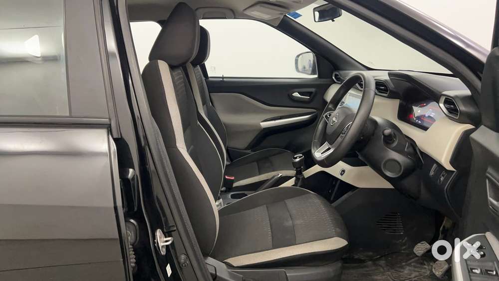 Nissan Magnite 1.0 Xv, 2023, Petrol