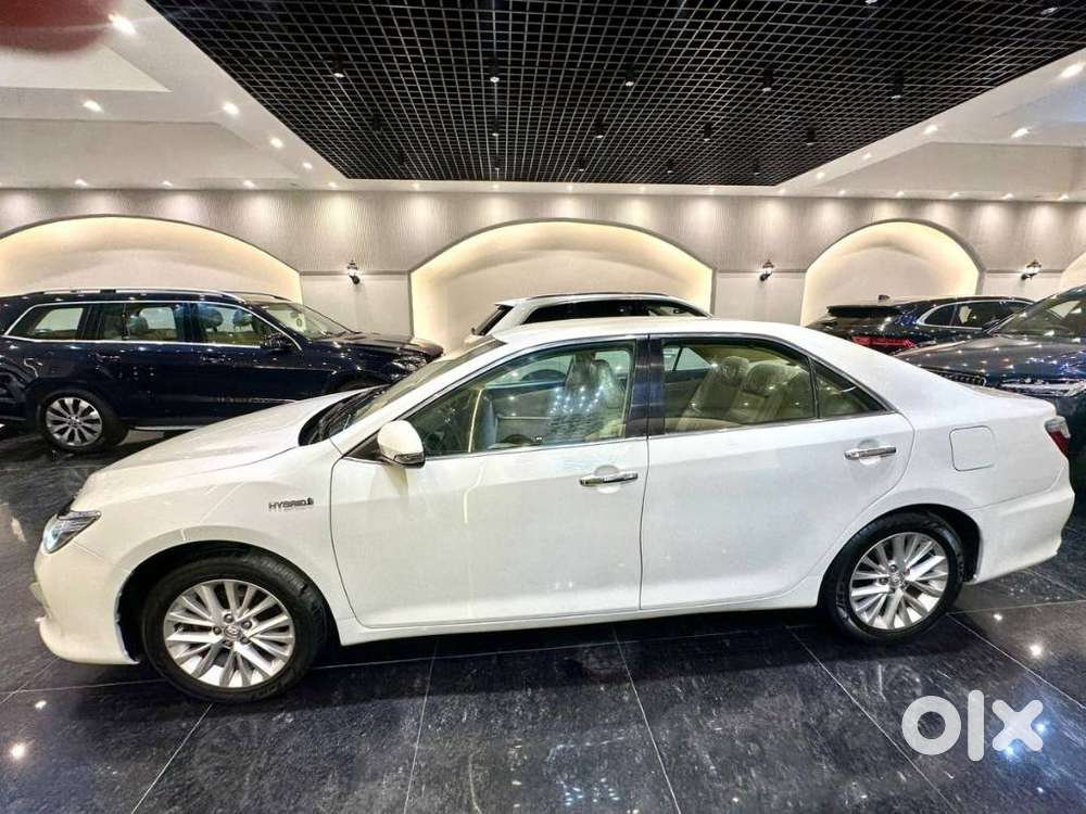 Toyota Camry 2.5 Hybrid, 2016