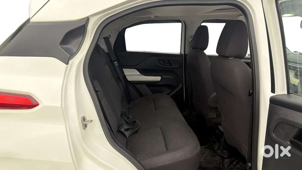 Tata Punch Accomplished Dazzle Sunroof Cng, 2023, Cng & Hybrids
