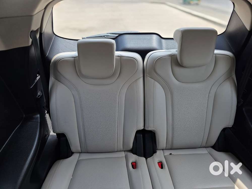 Mahindra Xuv700 2.0 Ax 7 Petrol At Luxury Pack Str, 2023, Petrol