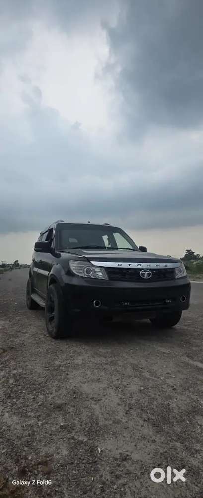 Tata Safari Storme December 2016 Ex (black Colour)