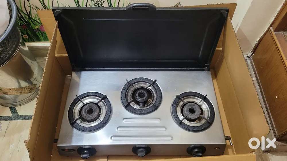 Gas Stove with three burners