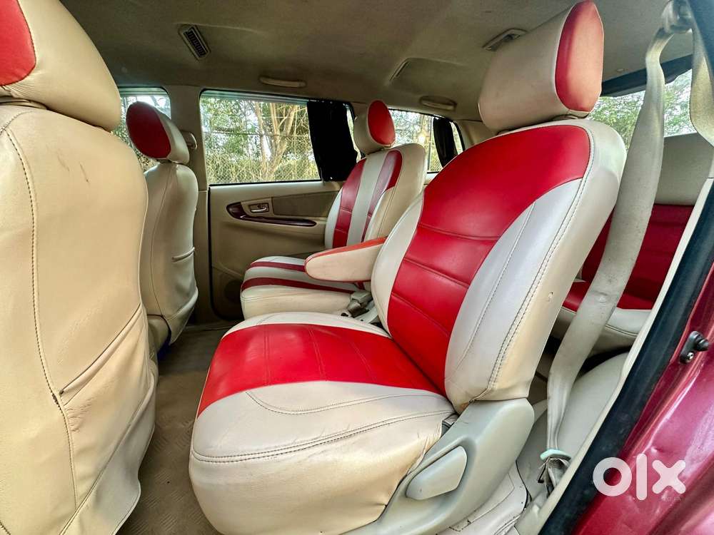 Toyota Innova 2004-2011 2.5 V Diesel 7-seater, 2005, Diesel