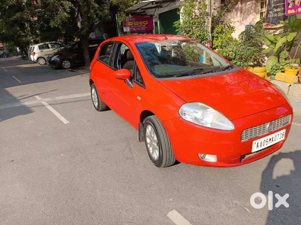 Fiat Grand Punto Emotion Top End( 1.3 Variant ) Diesel Model 2011