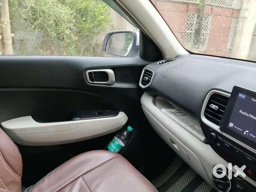 Hyundai Venue 2023 Petrol Well Maintained One Handed
