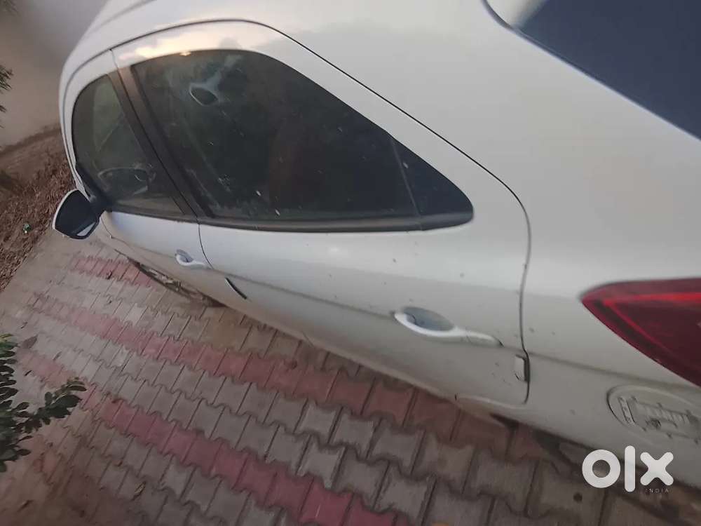 Ford Figo Titanium 2015