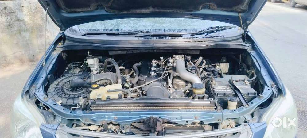 Toyota Innova 2.5 V 7seater Crysta Edition, 2012, Diesel