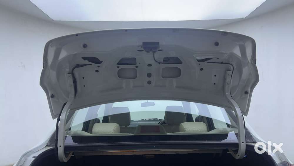 Maruti Suzuki Swift Dzire 1.3 Vxi, 2015, Petrol