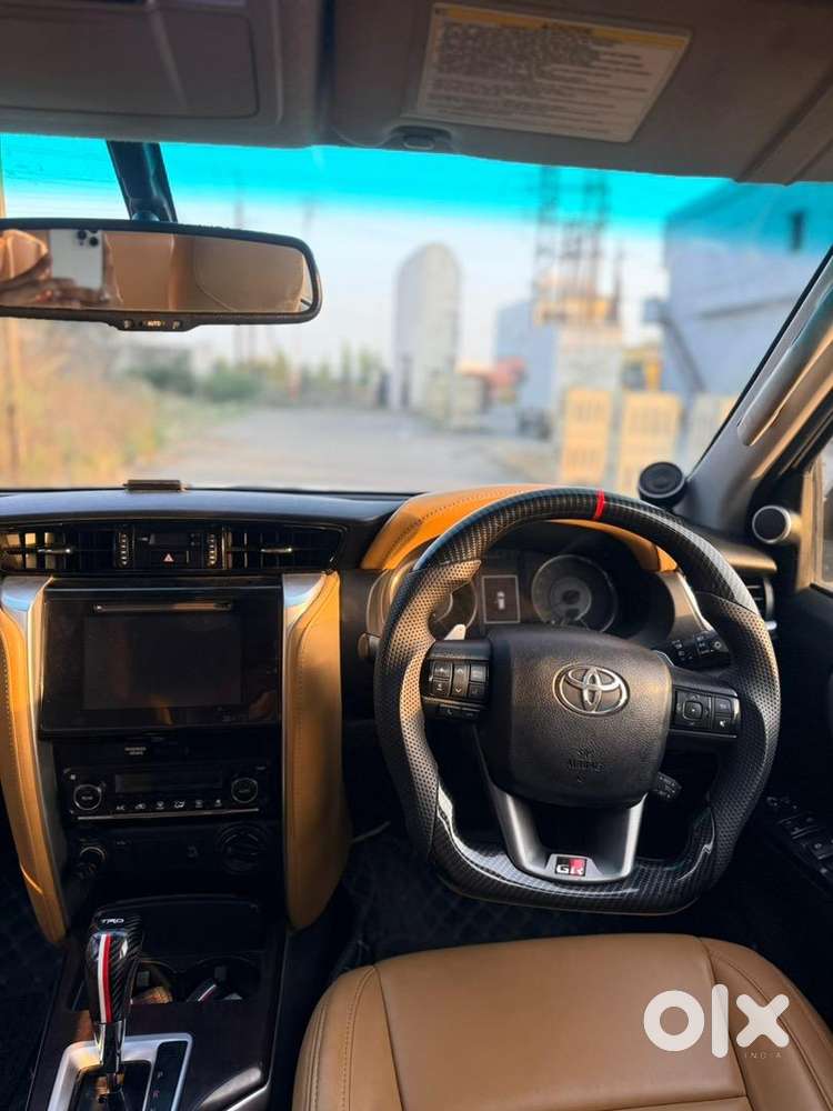 Toyota Fortuner Legender