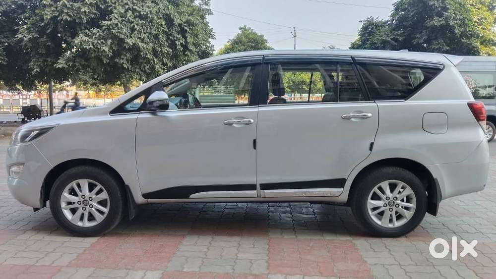 Toyota Innova Crysta 2.4 V 8 Str, 2017, Diesel