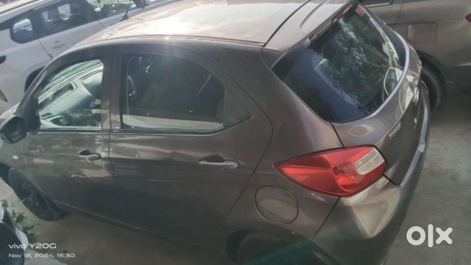 Tata Tiago 1.2 Revotron Xt, 2016, Petrol