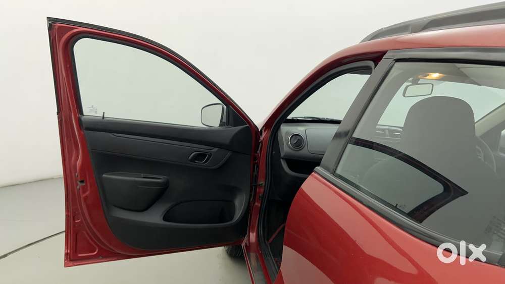 Renault Kwid 2019-ongoing 1.0 Rxt Amt (o), 2017, Petrol