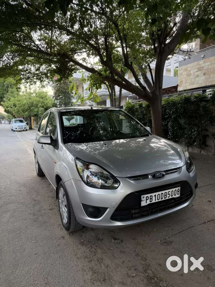 Ford Figo Petrol Titanium, 2011, Petrol