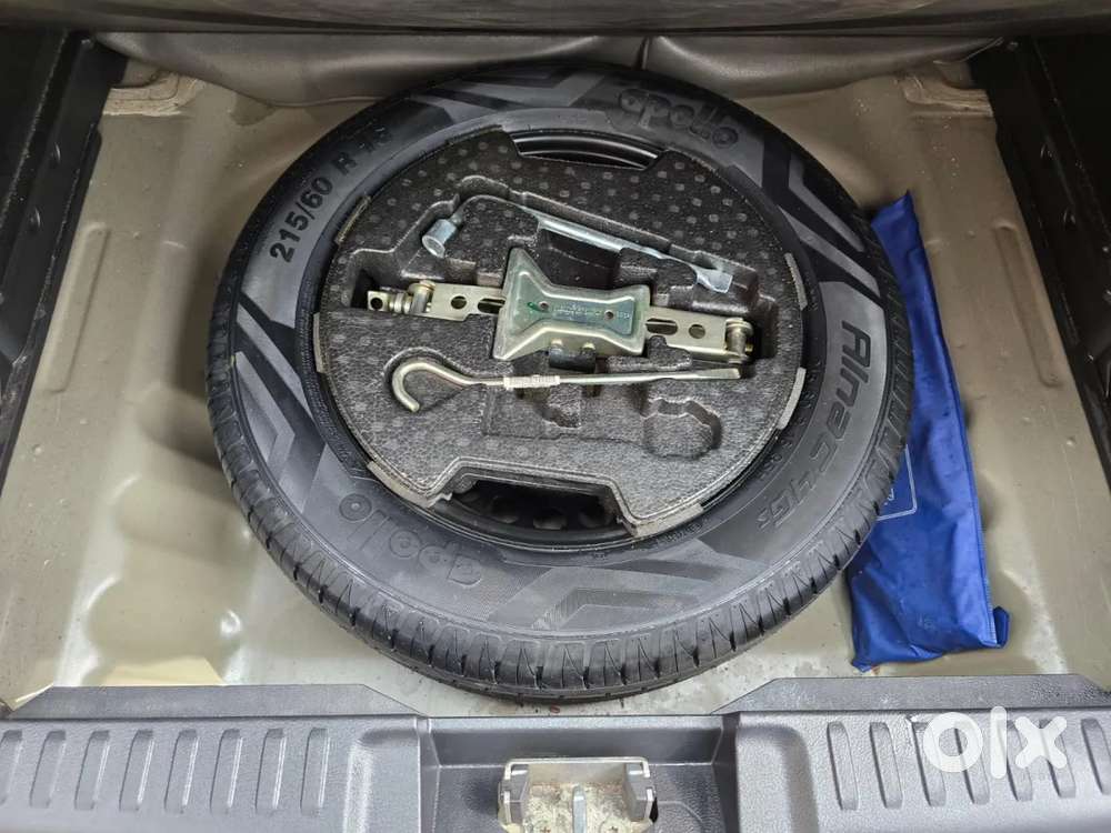 Maruti Suzuki Vitara Brezza 1.5 Zxi At, 2021, Petrol