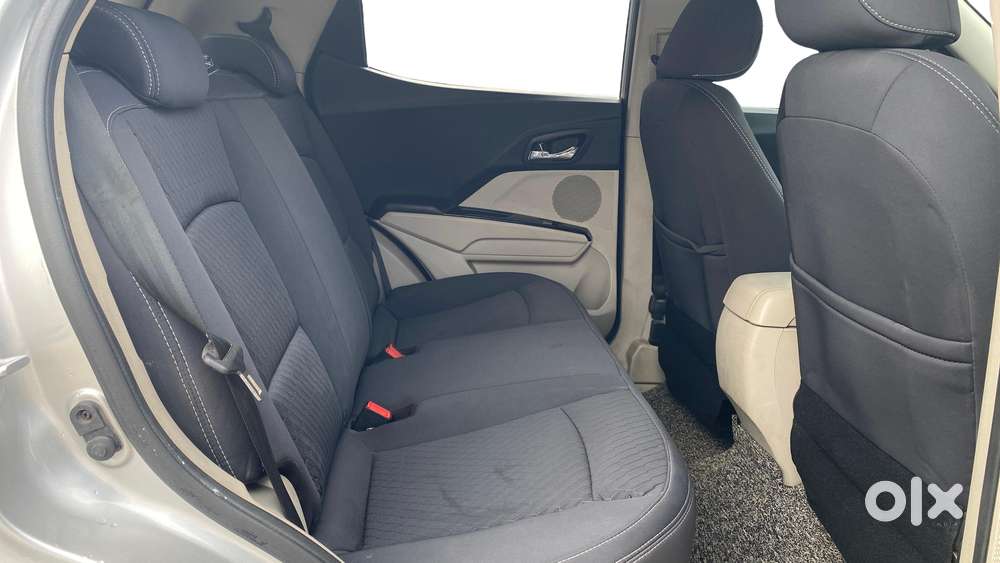 Mahindra Xuv300 W8 Option, 2019, Petrol