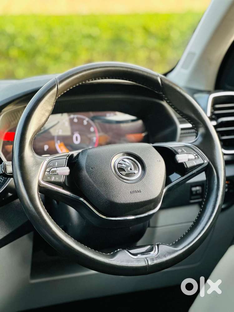 Skoda Kushaq 1.0 Tsi Style At, 2022, Petrol
