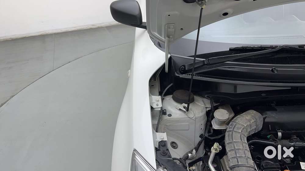 Maruti Suzuki Swift 1.3 Lxi, 2023, Petrol
