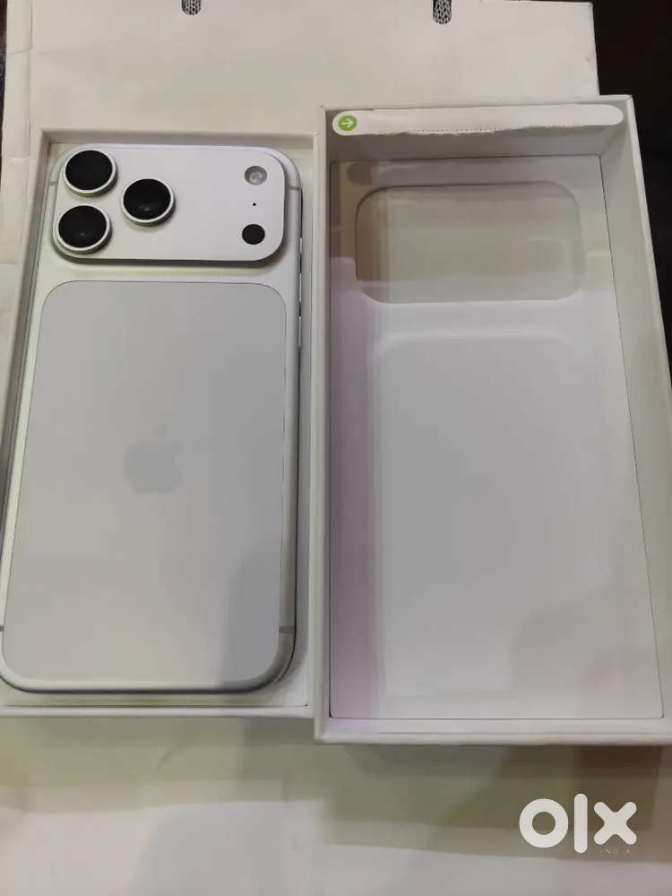 17 pro max (silver ) 512 GB