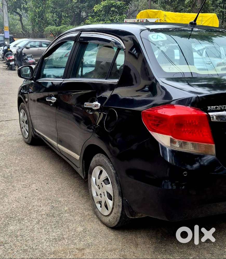 Honda Amaze For Sale. Petrol + Cng. Well Maintained Car With Lcd Scree