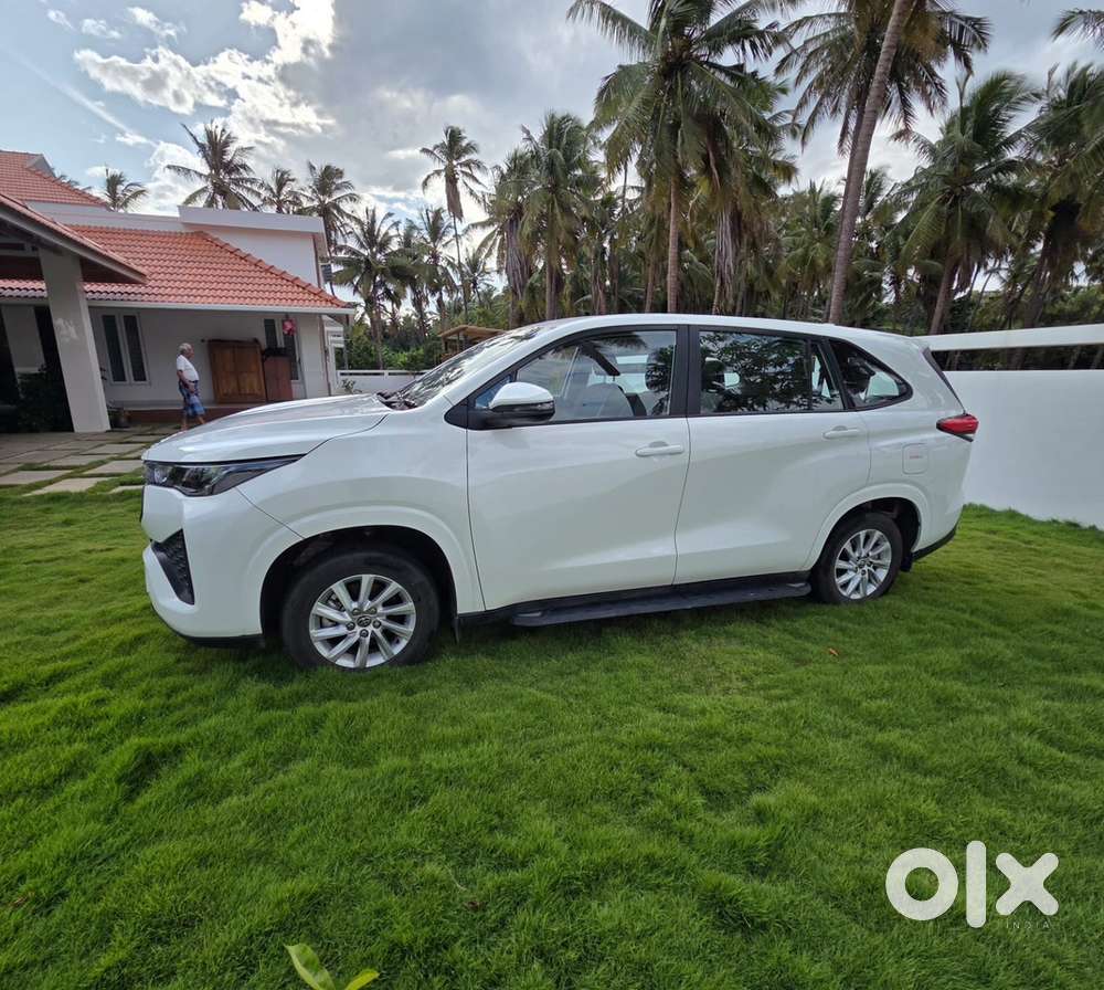 Toyota Innova Hycross 2025 Petrol 15000 Km Driven
