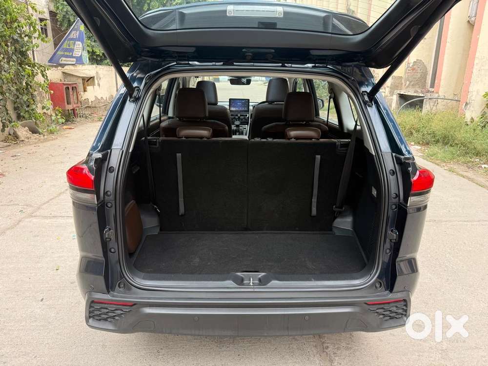 Toyota Innova Hycross 2.0 Zx Hybrid 7 Str, 2025, Petrol