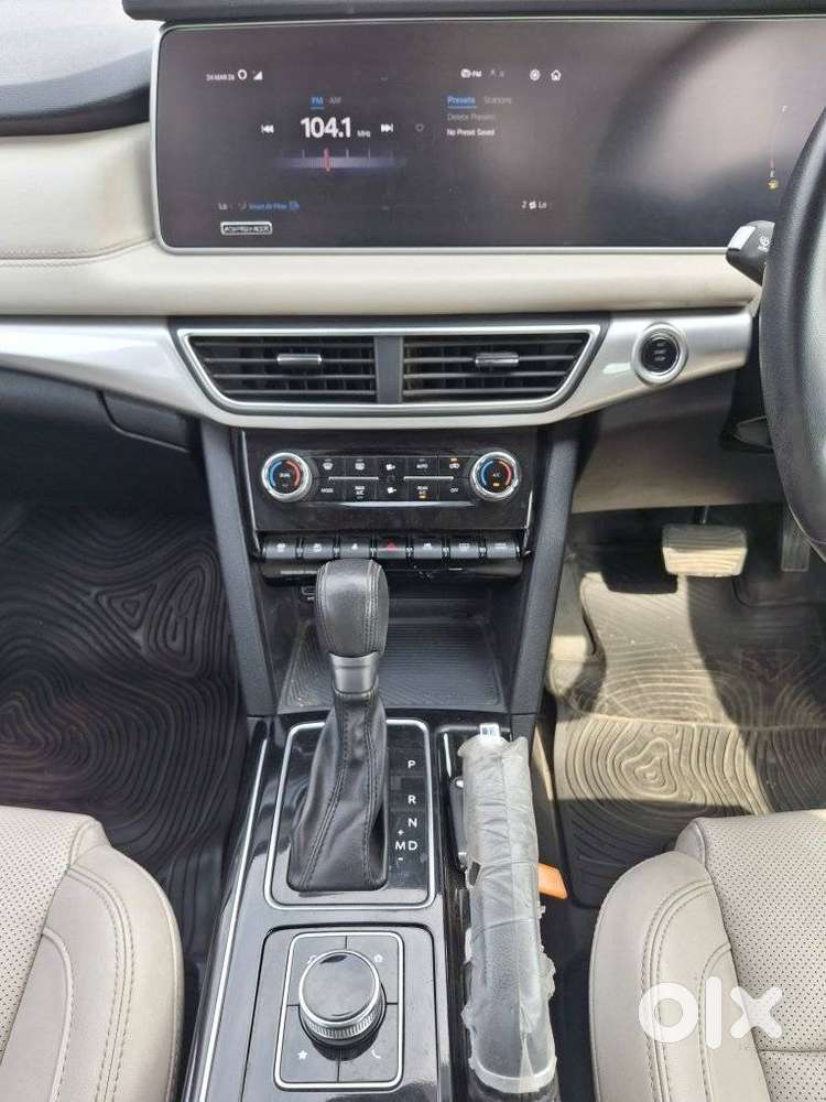 Mahindra Xuv700 2.2 Ax 7 Diesel At Str Awd, 2022, Diesel