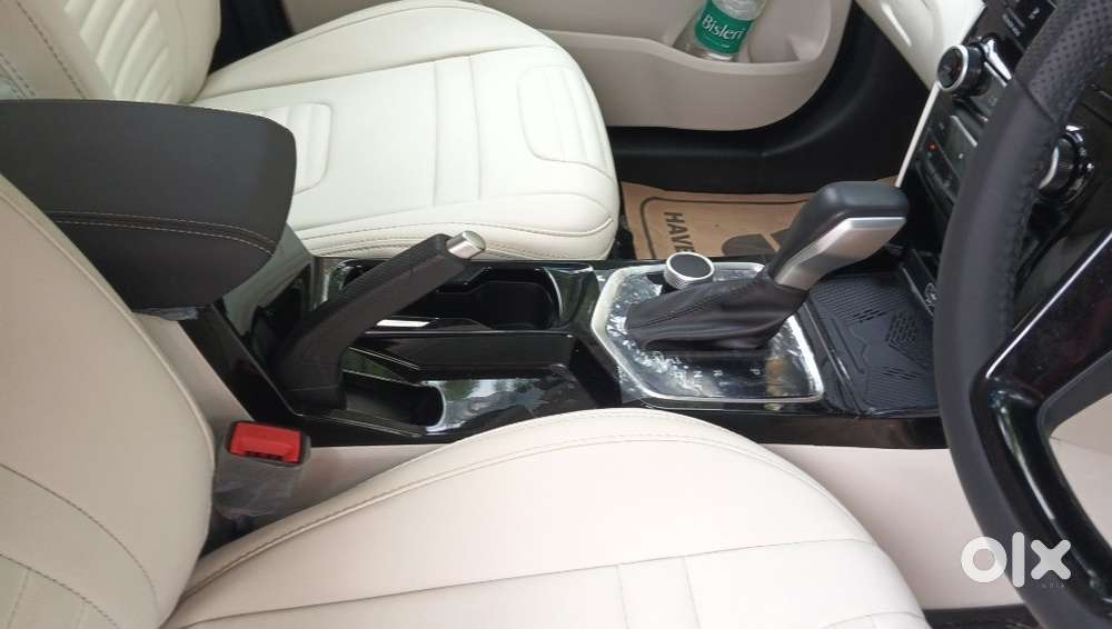 Mahindra Xuv 3xo Ax5 Pm At, 2025, Petrol