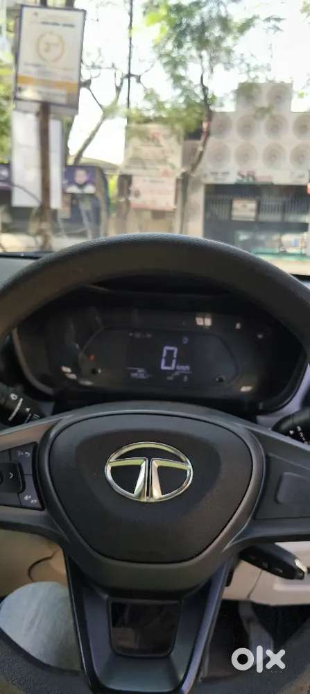 Tata Altroz 1.2 Xm Plus 2024