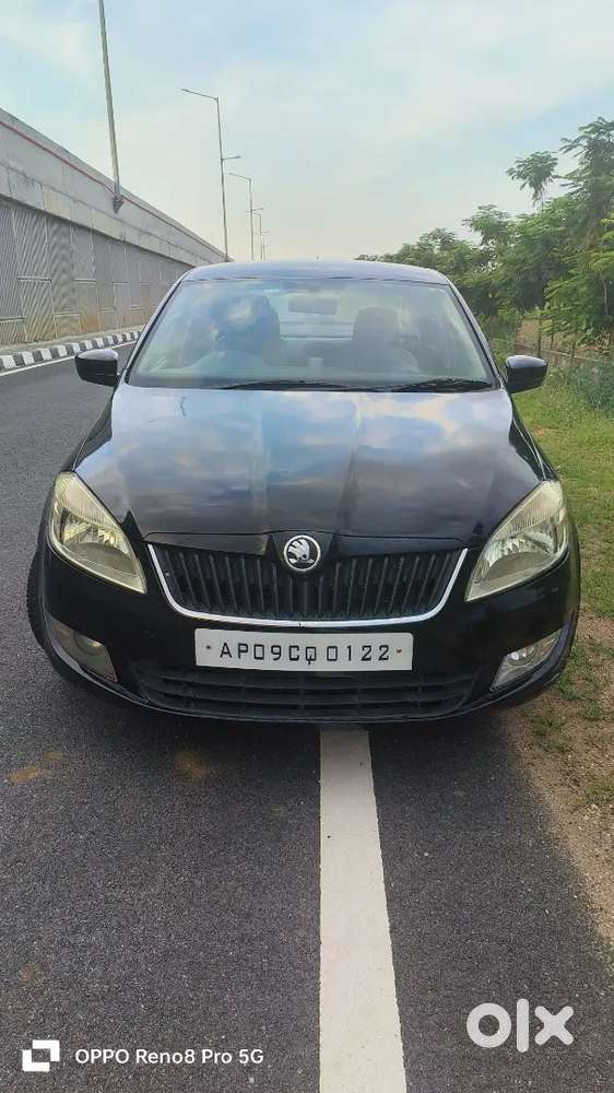 Skoda Rapid Elegance 2013