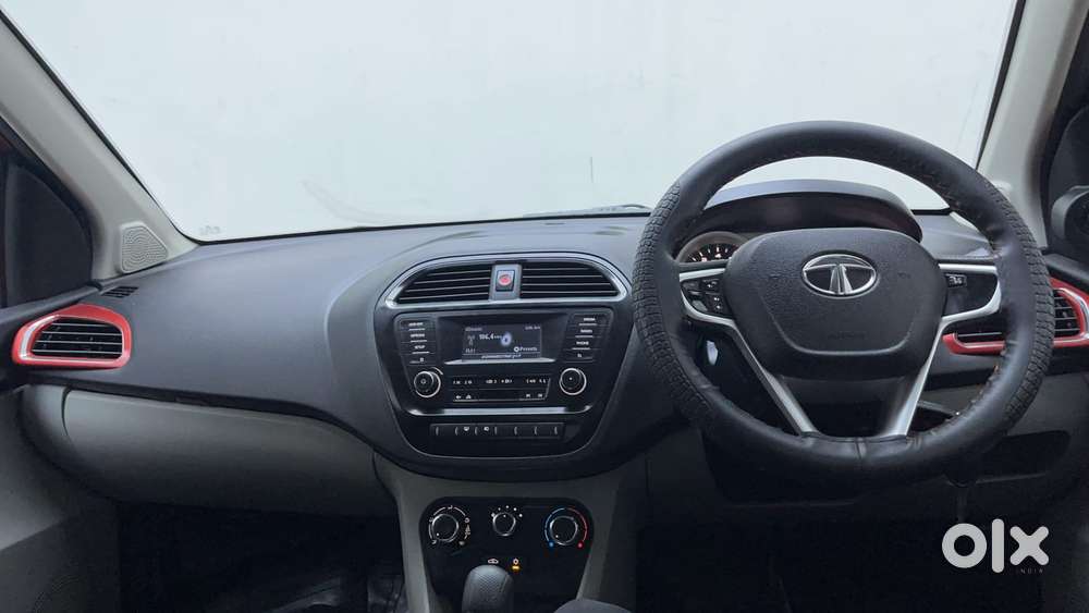 Tata Tiago Xza, 2017, Petrol