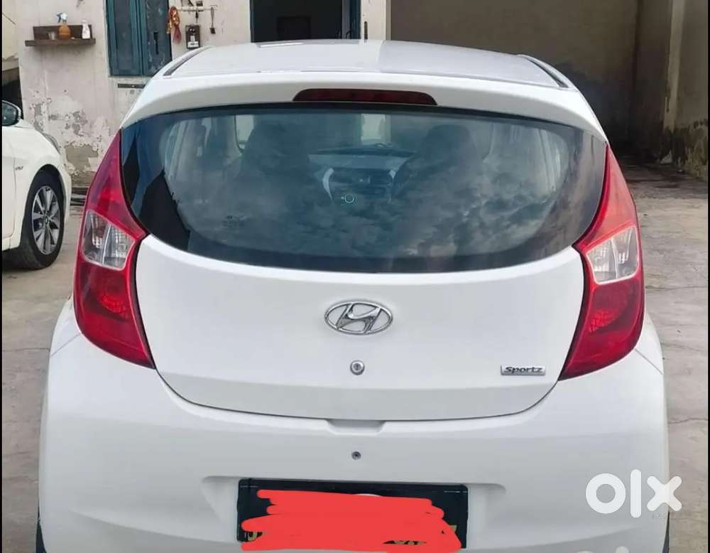 Hyundai Eon Sportz 2012 Petrol 75000 Run
