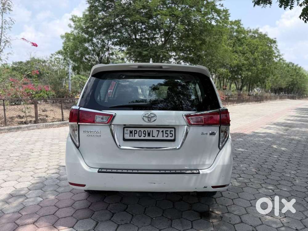 Toyota Innova Crysta 2.8 Zx At 7 Seater, 2022, Diesel