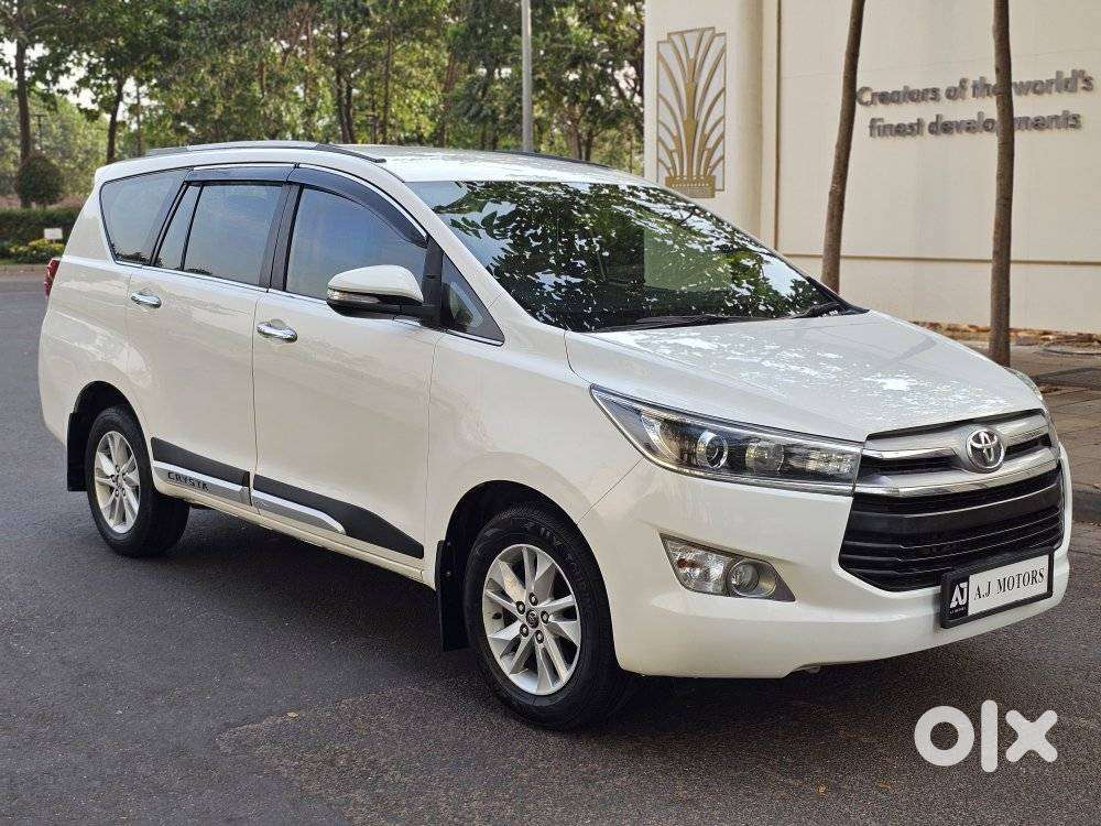 Toyota Innova Crysta 2.4 V 8 Str, 2016, Diesel