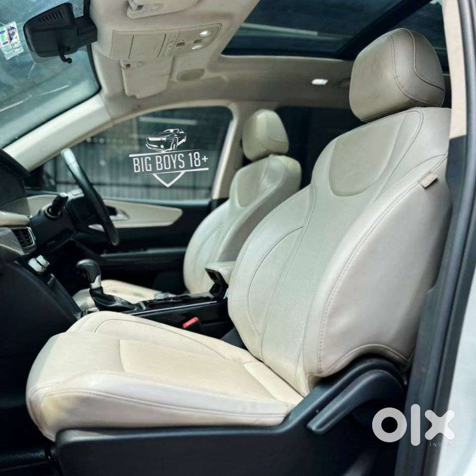 Mahindra Xuv700 Ax7l 6 Str At, 2023, Petrol