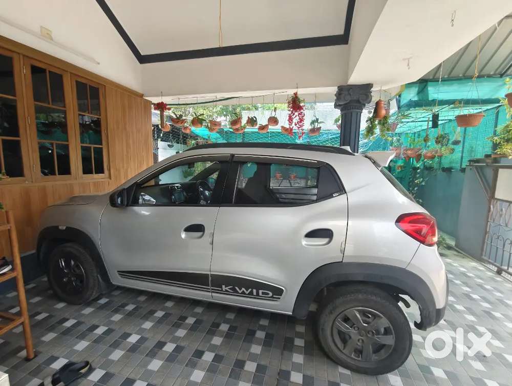 Well Maintained, Full Showroom Service No Accident No Replacement