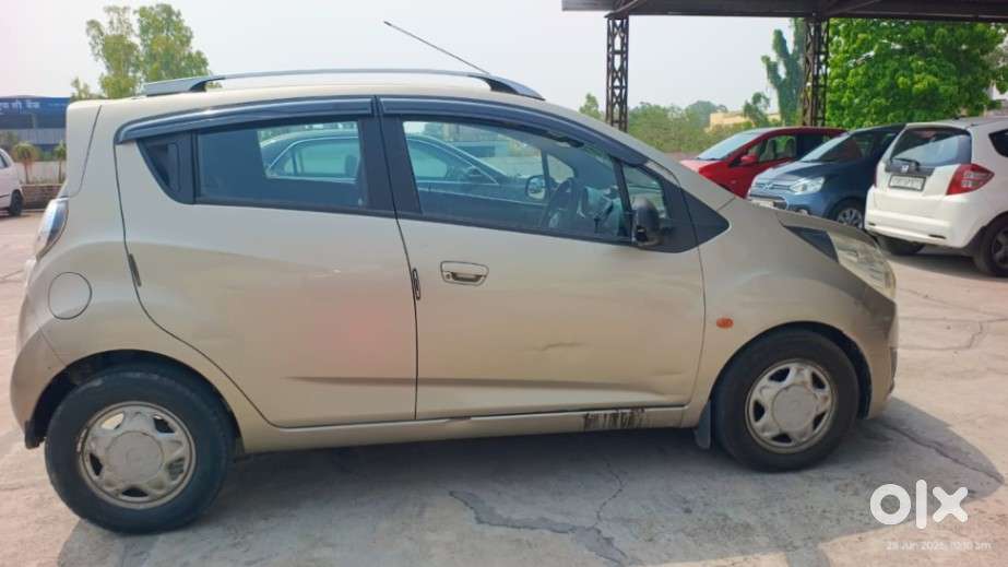 Chevrolet Beat, 2010, Petrol