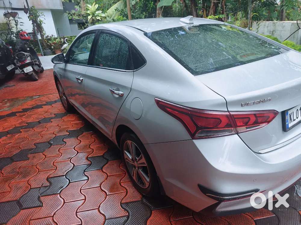 Hyundai Verna Petrol Automatic Sx O